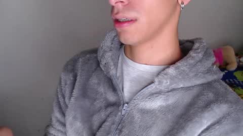 Snapshot of ash_v1 chatting on February 11, 3:40 pm Ash online show from February 11, 3:40 pm