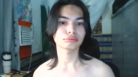asian_babyboi online show from December 13, 7:53 pm