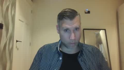 Snapshot of assmani28 chatting on December 24, 11:33 pm Assmani28 online show from December 24, 11:33 pm