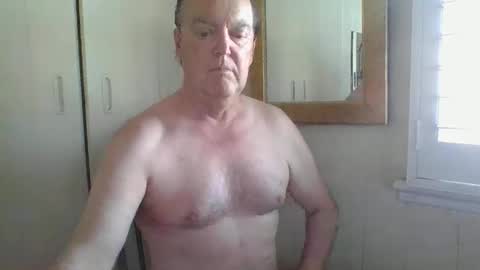 astute008 online show from December 14, 5:14 am