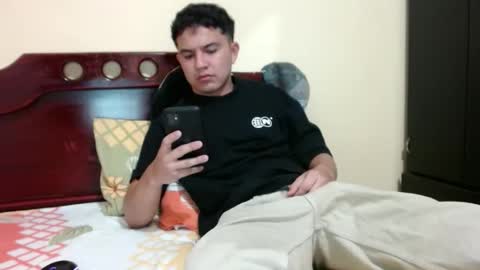 Robin online show from February 1, 1:59 am