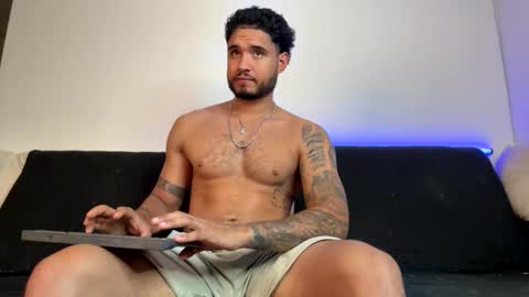 AustinTorres  online show from April 14, 12:44 am