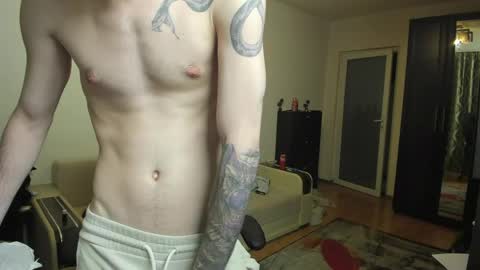 Justin online show from April 18, 8:20 pm