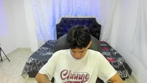 Snapshot of axeel_boy_ chatting on October 23, 11:46 am Axel online show from October 23, 11:46 am