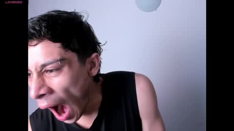 axel davis  online show from November 30, 7:54 am