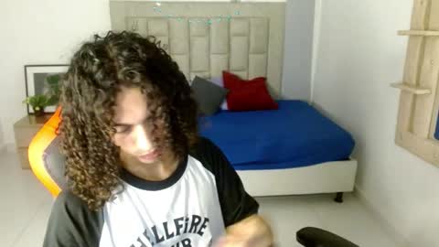 Axel online show from December 21, 11:57 pm