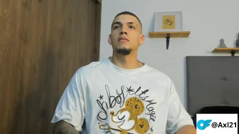 INDEPENDENT MODEL  online show from April 24, 12:57 am