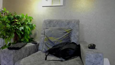 axel  online show from November 13, 11:48 am