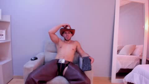 Axel online show from January 11, 3:27 pm