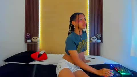 axelfox_ online show from March 10, 4:03 pm