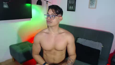 axell online show from June 23, 1:04 pm