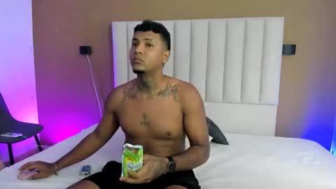 Axell online show from April 19, 1:10 pm