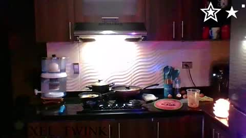 Axel  online show from March 4, 1:23 am