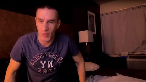 Axl online show from December 22, 2:06 am