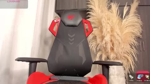 Snapshot of baby_smith chatting on October 22, 5:11 am FOLLOW ME online show from October 22, 5:11 am