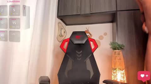 FOLLOW ME  online show from October 28, 4:15 am