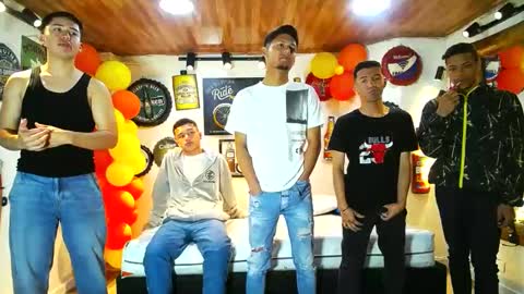 Snapshot of backyardigans chatting on February 13, 6:38 pm backyardigans online show from February 13, 6:38 pm