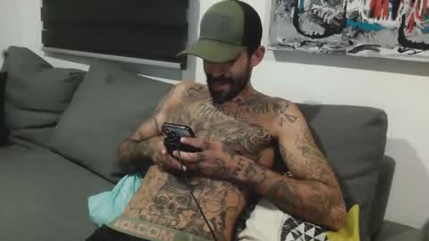 BadCouple  online show from October 4, 12:05 am