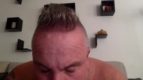 Snapshot of banana5289 chatting on October 21, 8:34 pm banana5289 online show from October 21, 8:34 pm