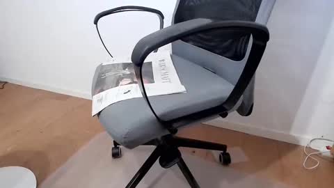 Snapshot of basti1975 chatting on February 19, 9:58 pm basti online show from February 19, 9:58 pm