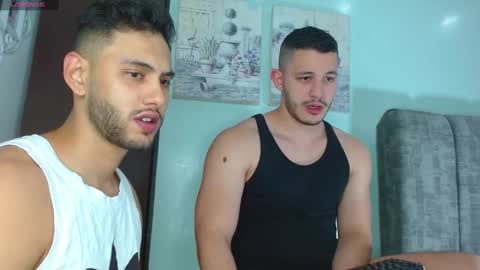 batmayrobin6 online show from March 7, 12:48 am