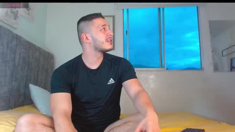 batmayrobin6 online show from February 23, 11:14 pm