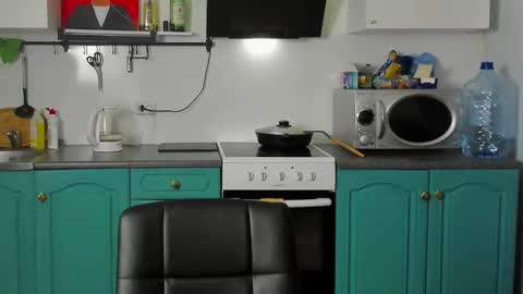 Snapshot of bearded_legend chatting on January 5, 8:00 pm Zeus online show from January 5, 8:00 pm