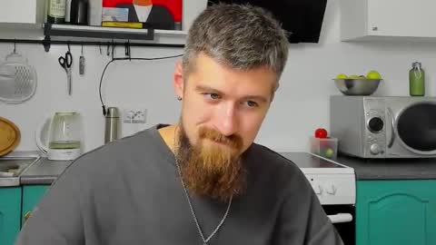 Snapshot of bearded_legend chatting on September 19, 3:40 am Zeus online show from September 19, 3:40 am