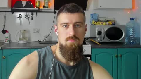 Snapshot of bearded_legend chatting on December 13, 8:15 pm Zeus online show from December 13, 8:15 pm