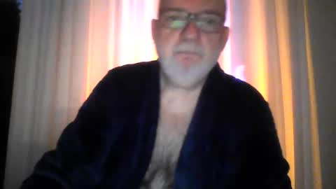 Snapshot of beardman916444 chatting on December 24, 7:17 am Beardman online show from December 24, 7:17 am