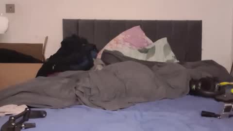 begbestuk online show from December 3, 3:01 am