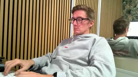 Snapshot of belami_france chatting on October 5, 5:17 pm SexFriendFrance online show from October 5, 5:17 pm