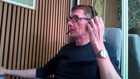 SexFriendFrance online show from February 25, 9:32 am