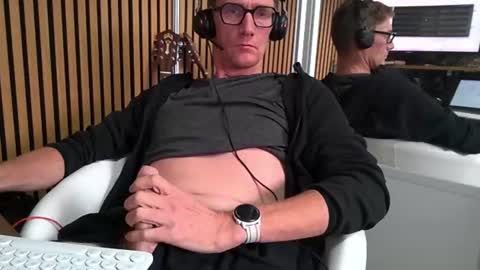 Snapshot of belami_france chatting on October 21, 1:25 pm SexFriendFrance online show from October 21, 1:25 pm
