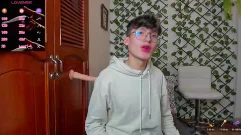 Neon online show from November 18, 11:36 am