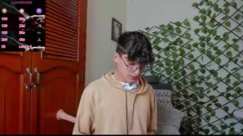 Neon online show from December 1, 11:13 am