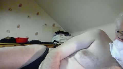 jaimetout online show from April 18, 10:09 pm