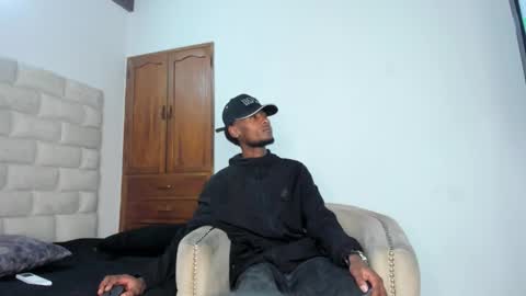 Snapshot of benbrownn chatting on October 22, 3:10 am online show from October 22, 3:10 am
