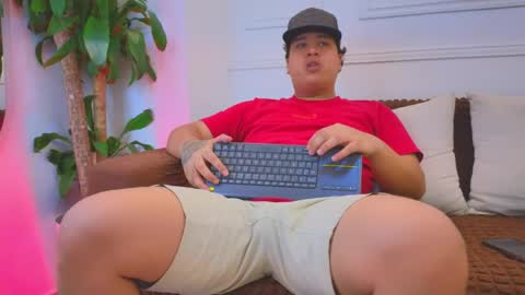 bennett_alejoo online show from April 3, 6:48 pm