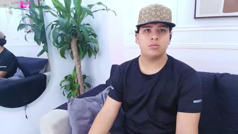 bennett_alejoo online show from October 6, 6:45 pm