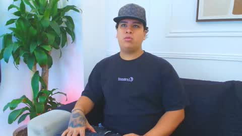 bennett_alejoo online show from January 14, 7:06 pm