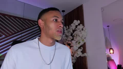 bento_fox online show from December 14, 3:35 am