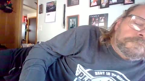 bergeeric1970 online show from December 3, 6:25 pm