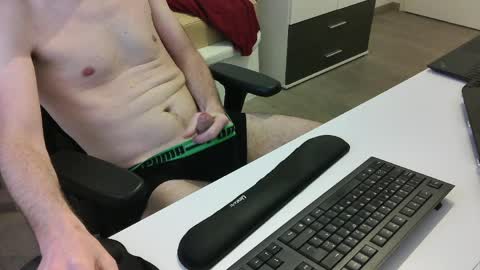 big_tobi_1 online show from April 14, 6:02 am
