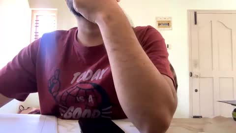 Snapshot of bighandsomesatisfy chatting on February 7, 7:18 am bighandsomesatisfy online show from February 7, 7:18 am