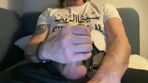 bigred_25 online show from November 9, 7:18 pm