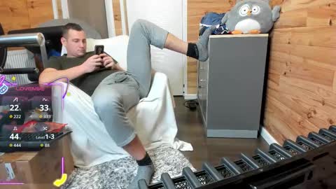 bigsshark online show from November 18, 8:45 pm