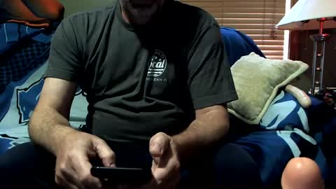 Snapshot of biguylovessuckingcock chatting on December 25, 4:43 pm biguylovessuckingcock online show from December 25, 4:43 pm