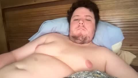 Snapshot of bisexualchubbyboy chatting on February 7, 10:52 pm james online show from February 7, 10:52 pm