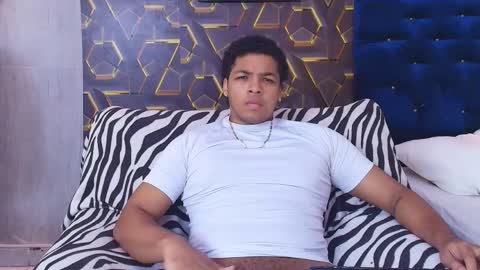 black_king_241 online show from June 5, 1:39 pm